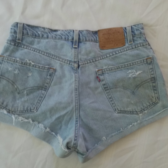 Vintage LEVI'S 550 RELAXED FIT SZ34 CUT OFF SHORTS - Picture 1 of 8